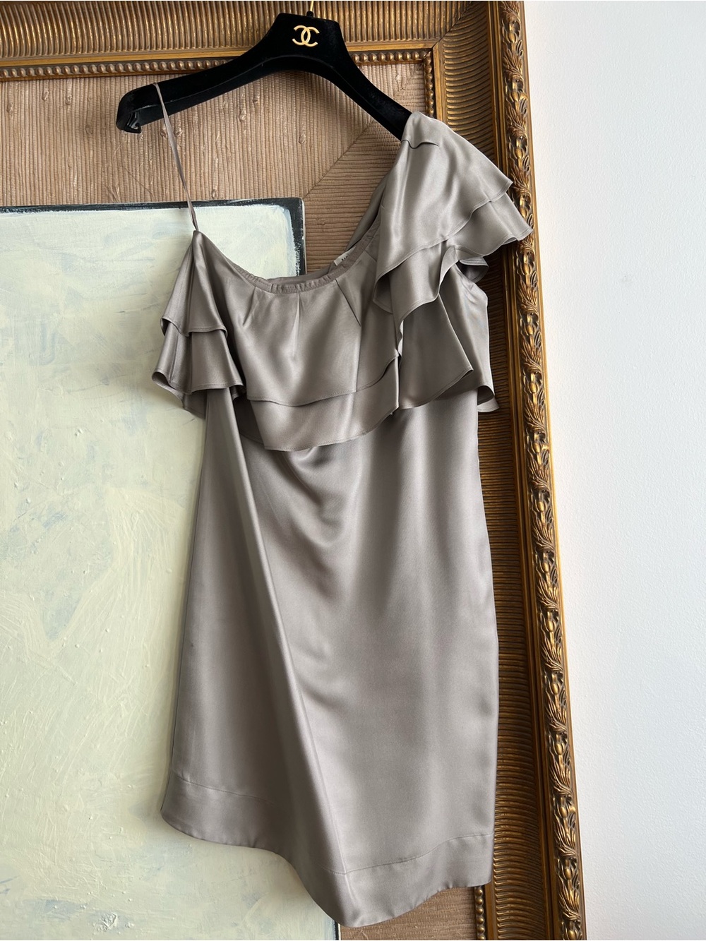 Banana Republic 4 small S One-Shoulder Ruffle 100% silk Dress in Taupe mauve